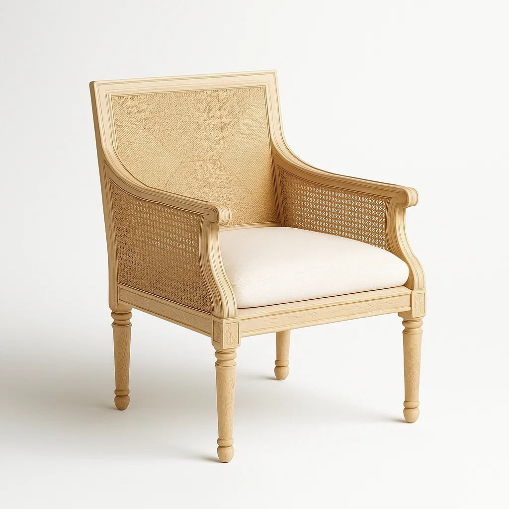 Poltrona in Legno di Frassino con Seduta Imbottita Beige